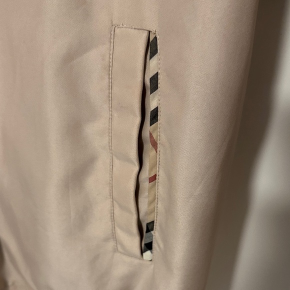 Vintage Reversible Burberrys Men's Tan Lightweight Jacket. - Picture 5 of 10
